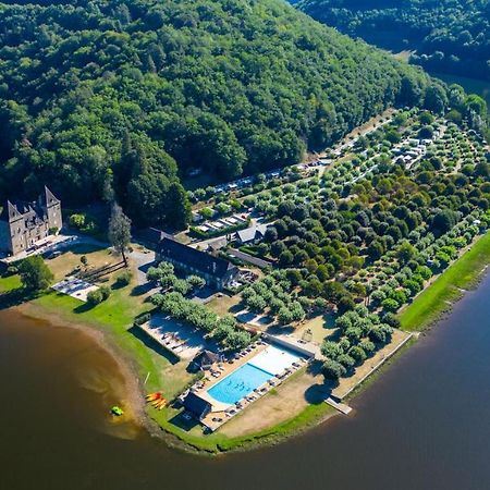 Camping Le Chateau Du Gibanel Saint-Martial-Entraygues Exteriör bild