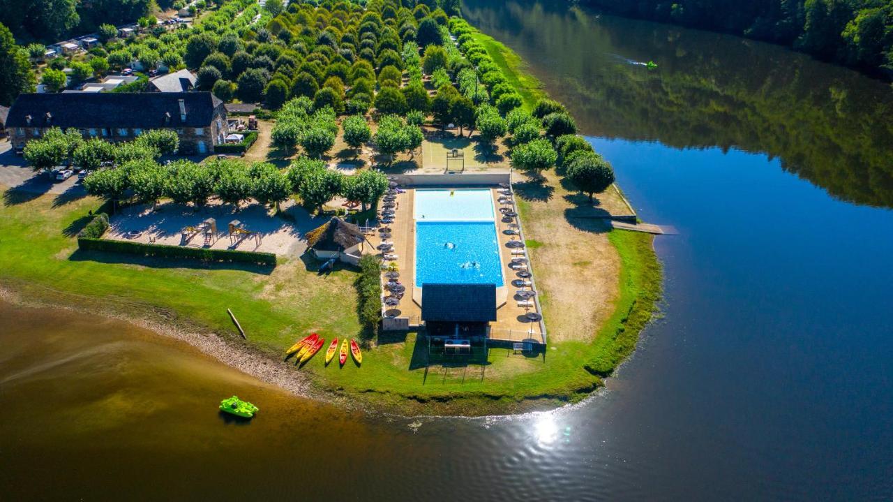 Camping Le Chateau Du Gibanel Saint-Martial-Entraygues Exteriör bild