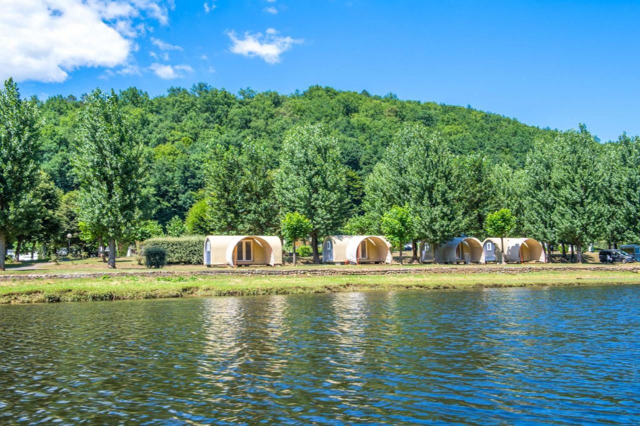 Camping Le Chateau Du Gibanel Saint-Martial-Entraygues Exteriör bild