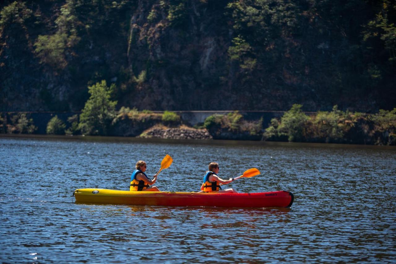 Camping Le Chateau Du Gibanel Saint-Martial-Entraygues Exteriör bild