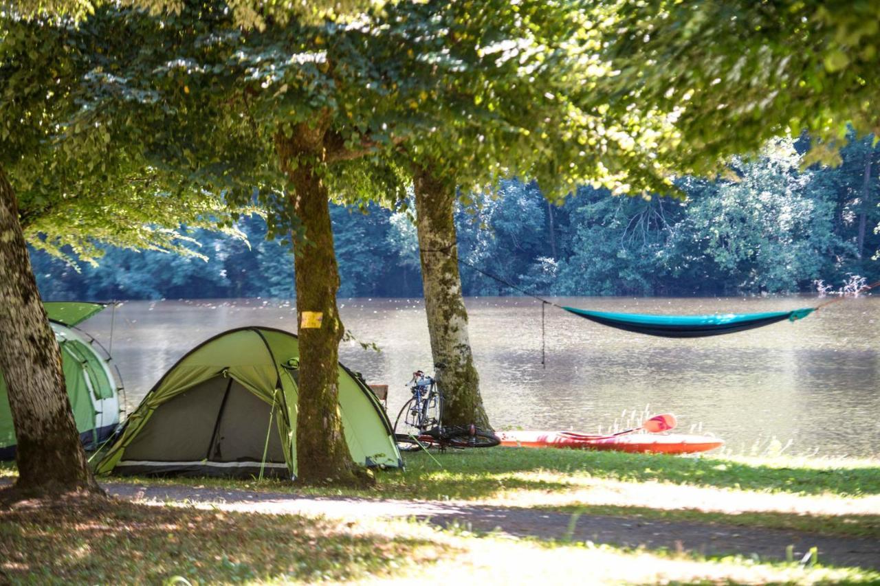 Camping Le Chateau Du Gibanel Saint-Martial-Entraygues Exteriör bild