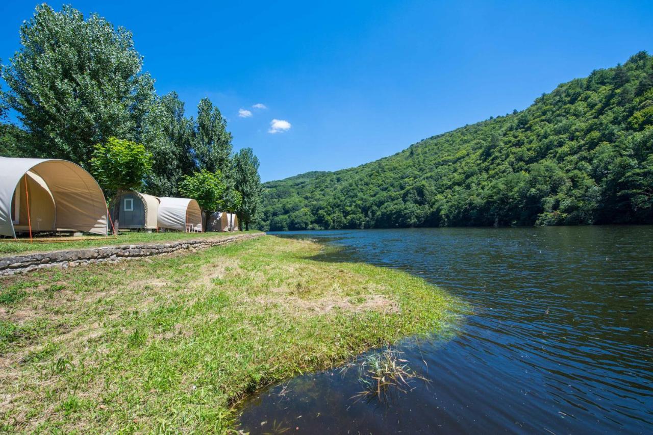 Camping Le Chateau Du Gibanel Saint-Martial-Entraygues Exteriör bild