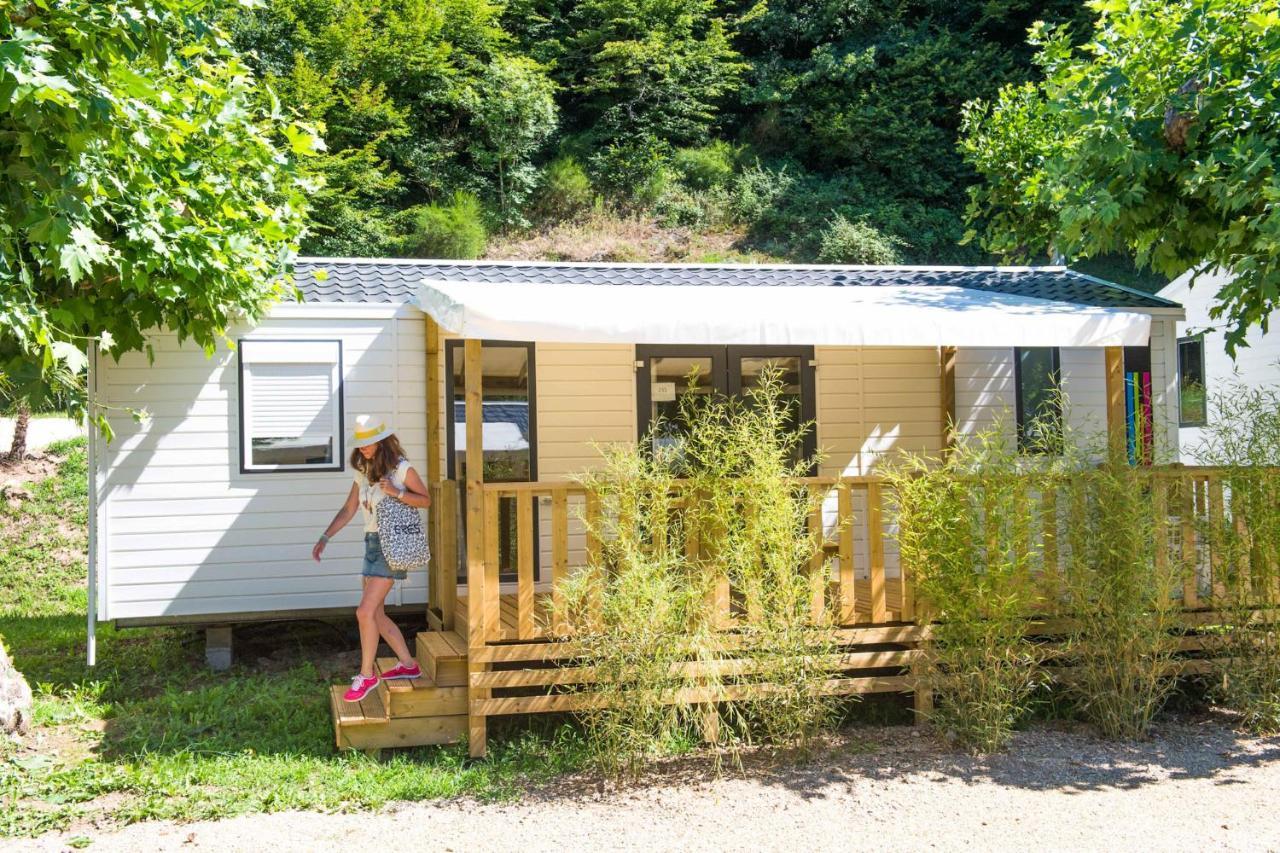 Camping Le Chateau Du Gibanel Saint-Martial-Entraygues Exteriör bild
