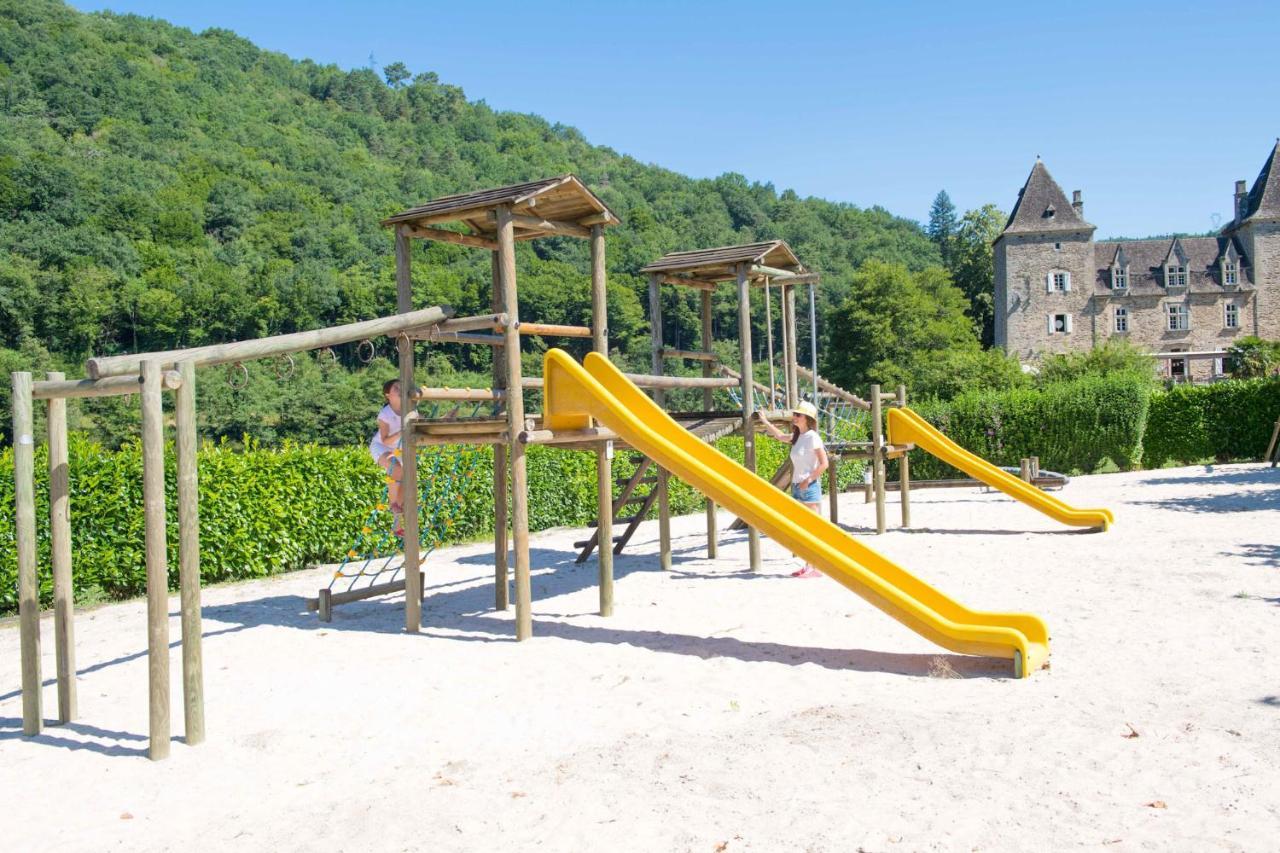 Camping Le Chateau Du Gibanel Saint-Martial-Entraygues Exteriör bild
