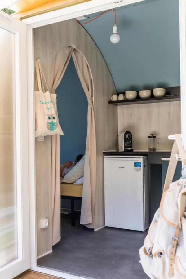 Camping Le Chateau Du Gibanel Saint-Martial-Entraygues Exteriör bild