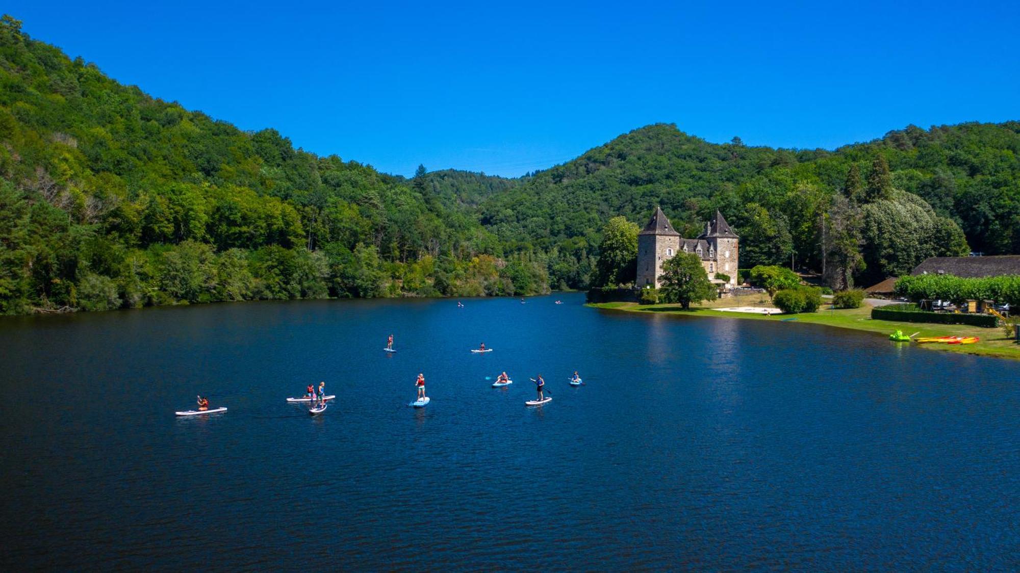 Camping Le Chateau Du Gibanel Saint-Martial-Entraygues Exteriör bild