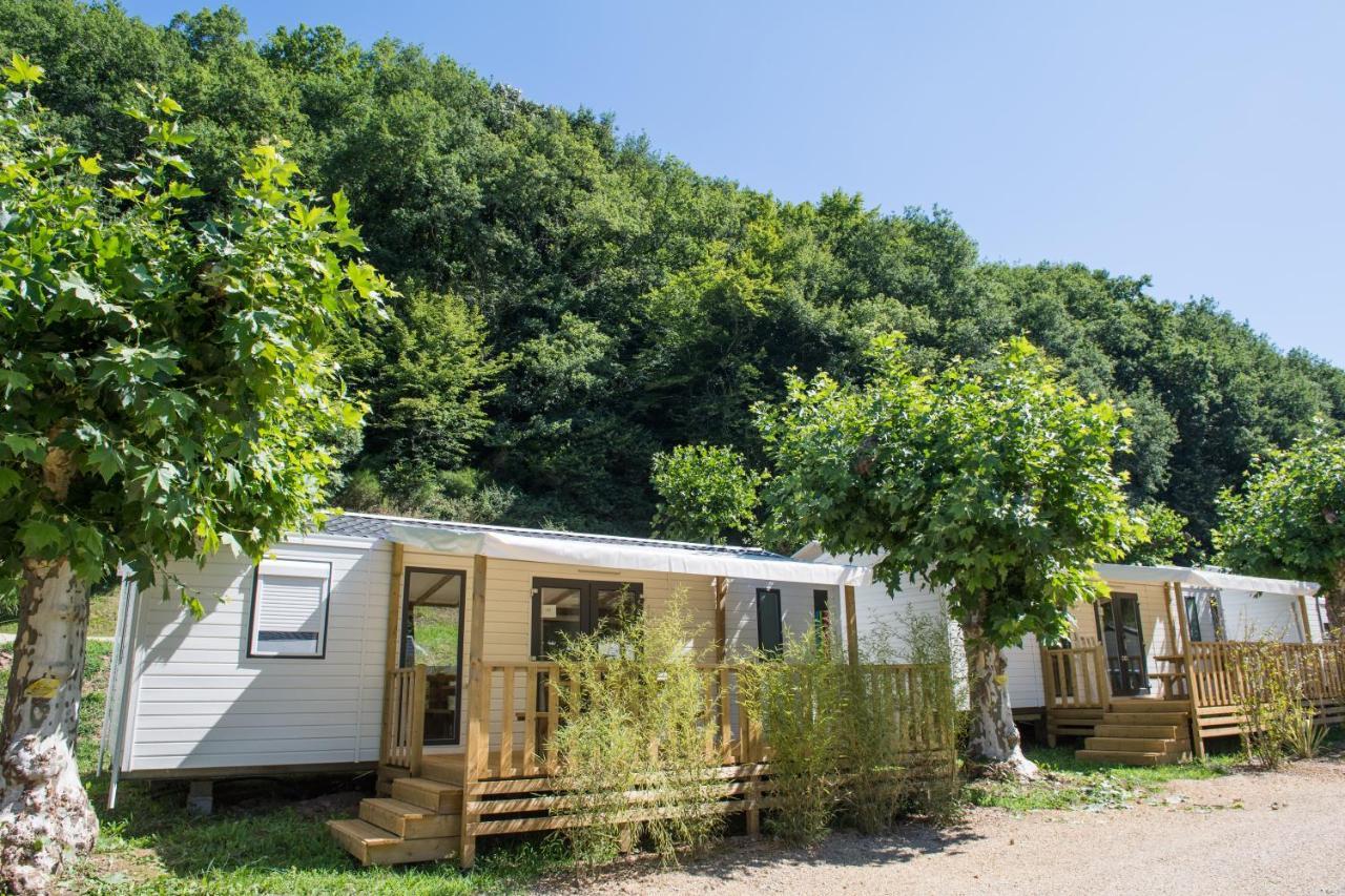 Camping Le Chateau Du Gibanel Saint-Martial-Entraygues Exteriör bild