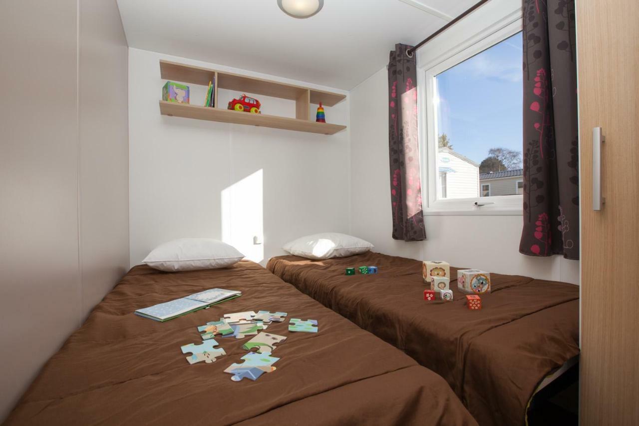 Camping Le Chateau Du Gibanel Saint-Martial-Entraygues Exteriör bild